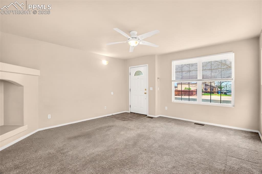 Image 5 of 31: Living Room