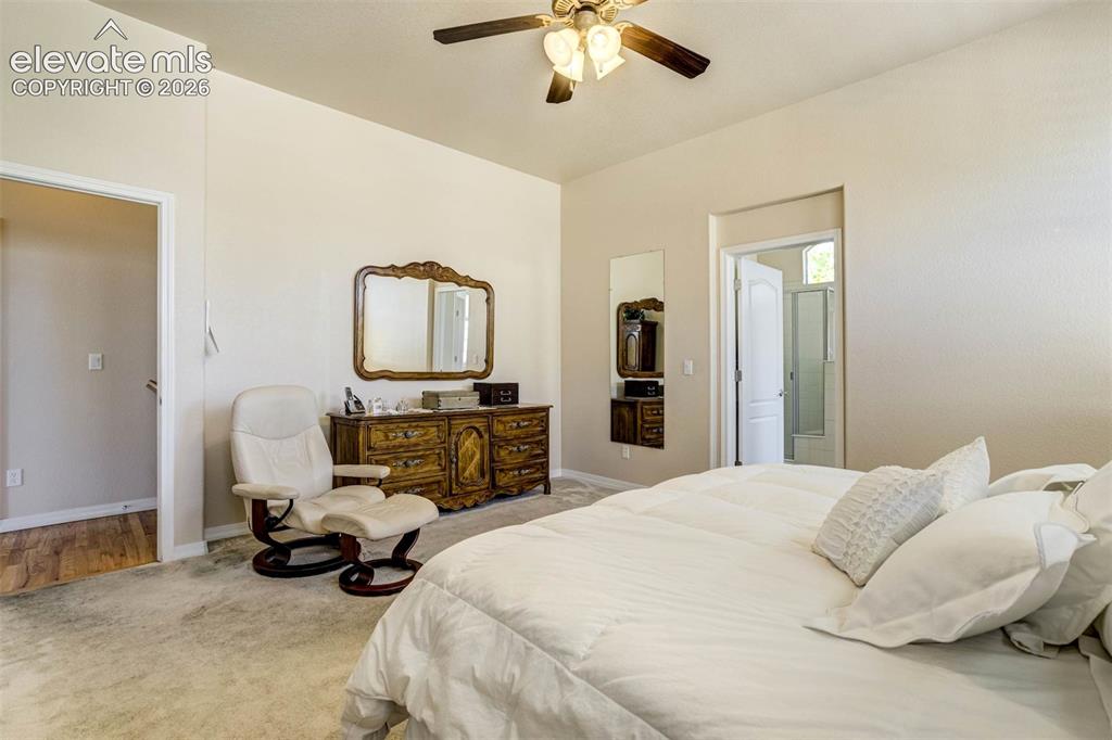 Image 15 of 40: Bedroom