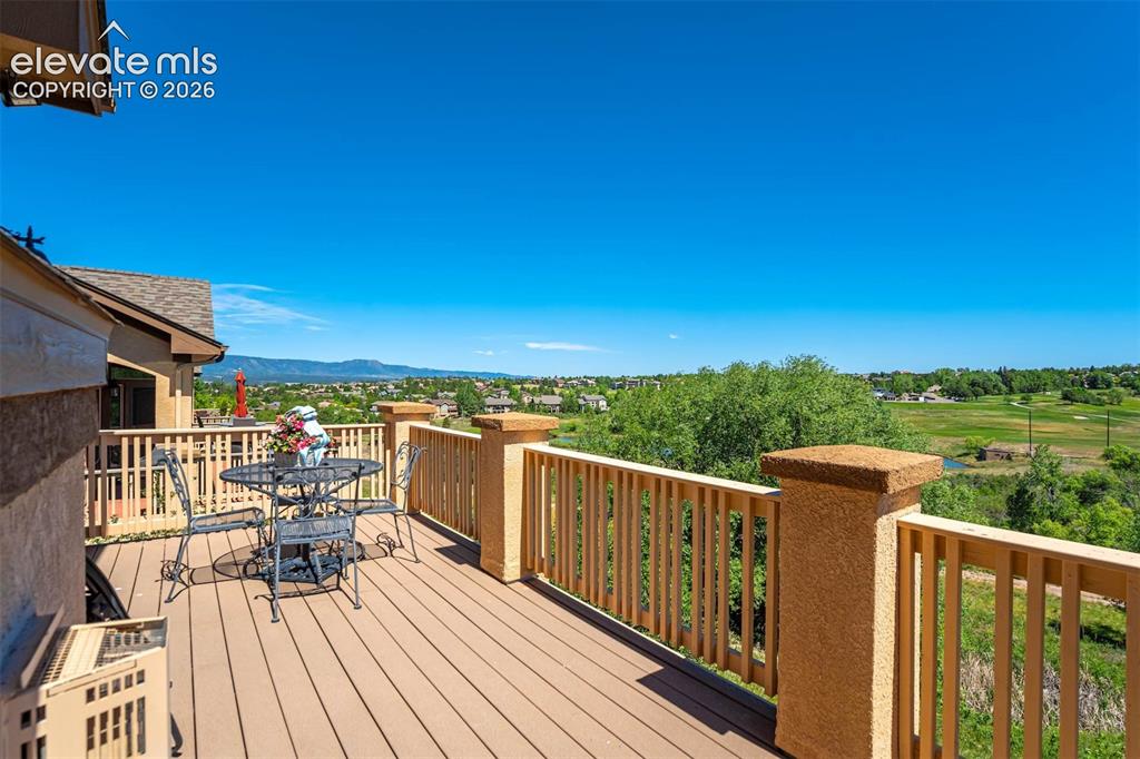 Image 29 of 40: Deck