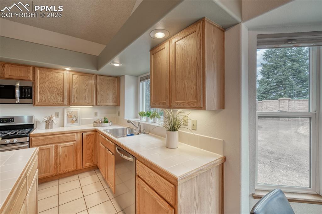 Image 11 of 49: Kitchen