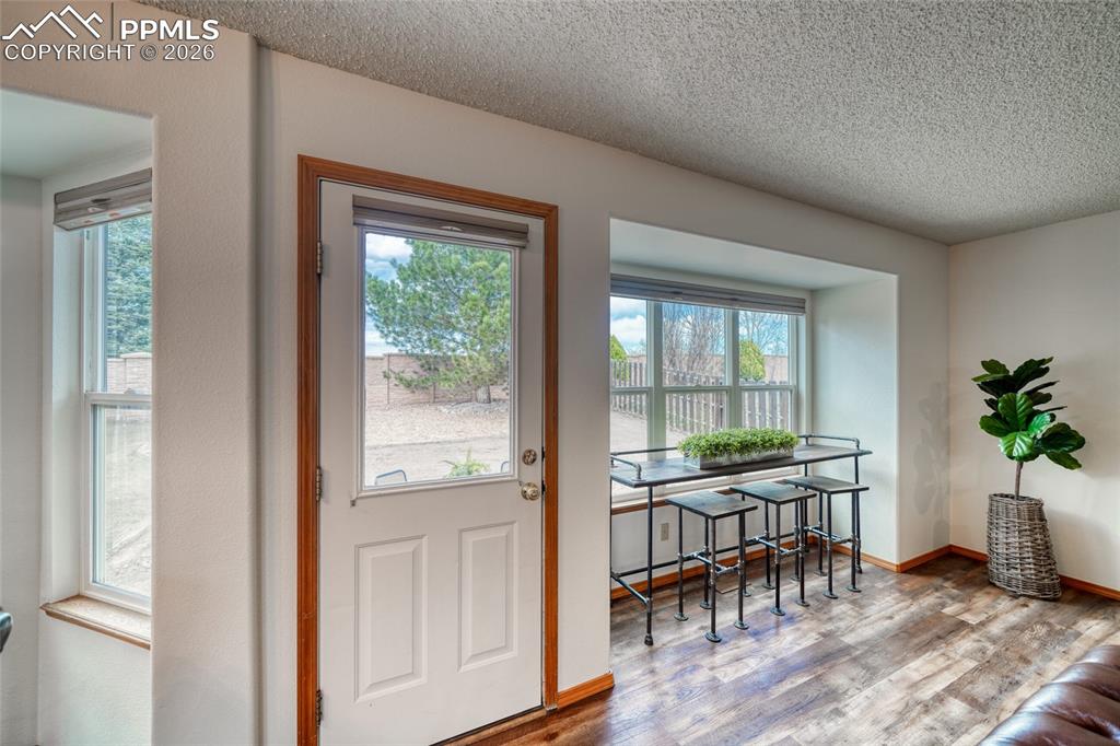 Image 15 of 49: Entry