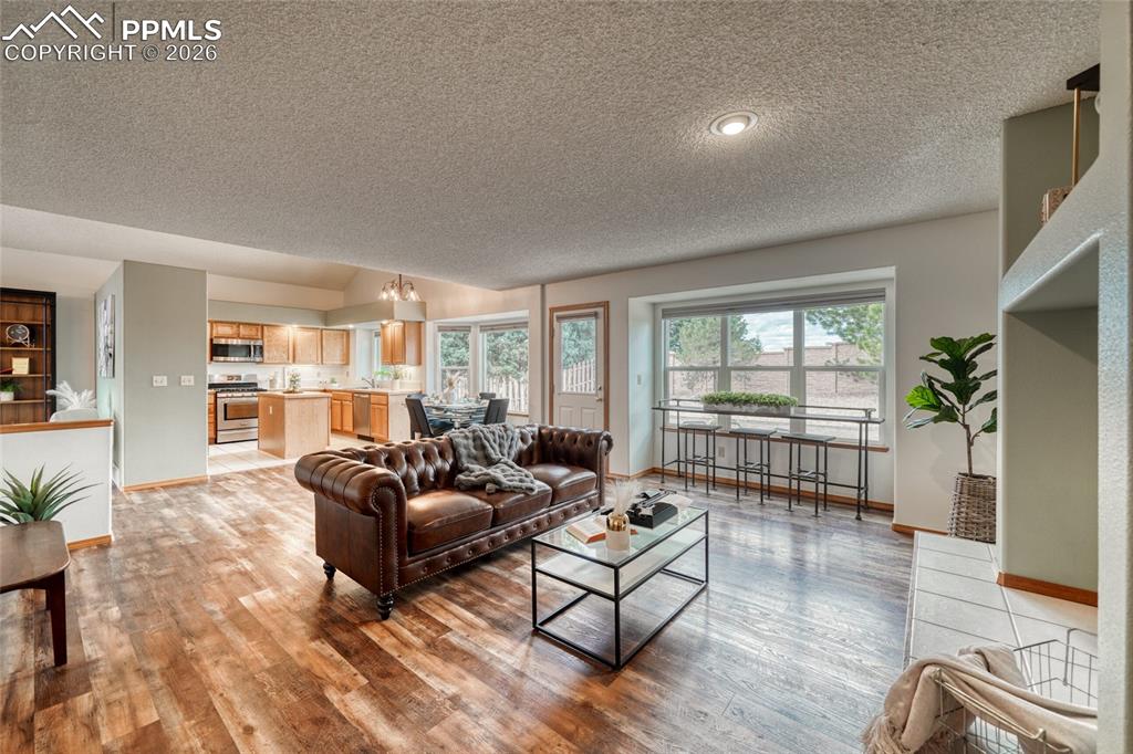 Image 18 of 49: Living Room