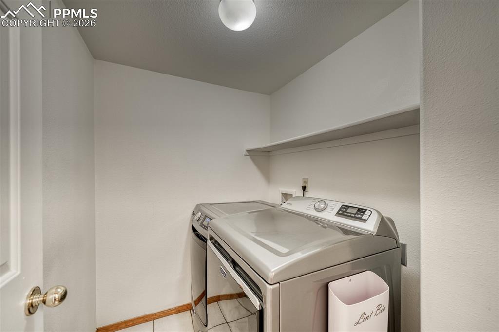 Image 21 of 49: Laundry