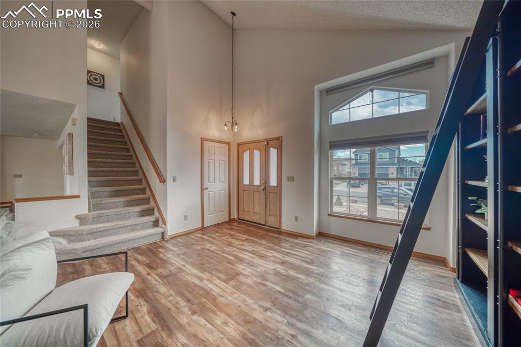 Image 7 of 49: Entry