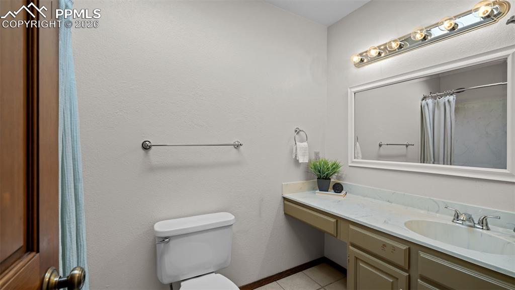 Image 13 of 48: Bathroom