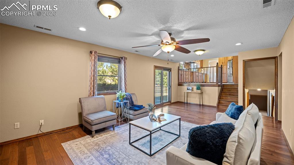 Image 27 of 48: Living Room