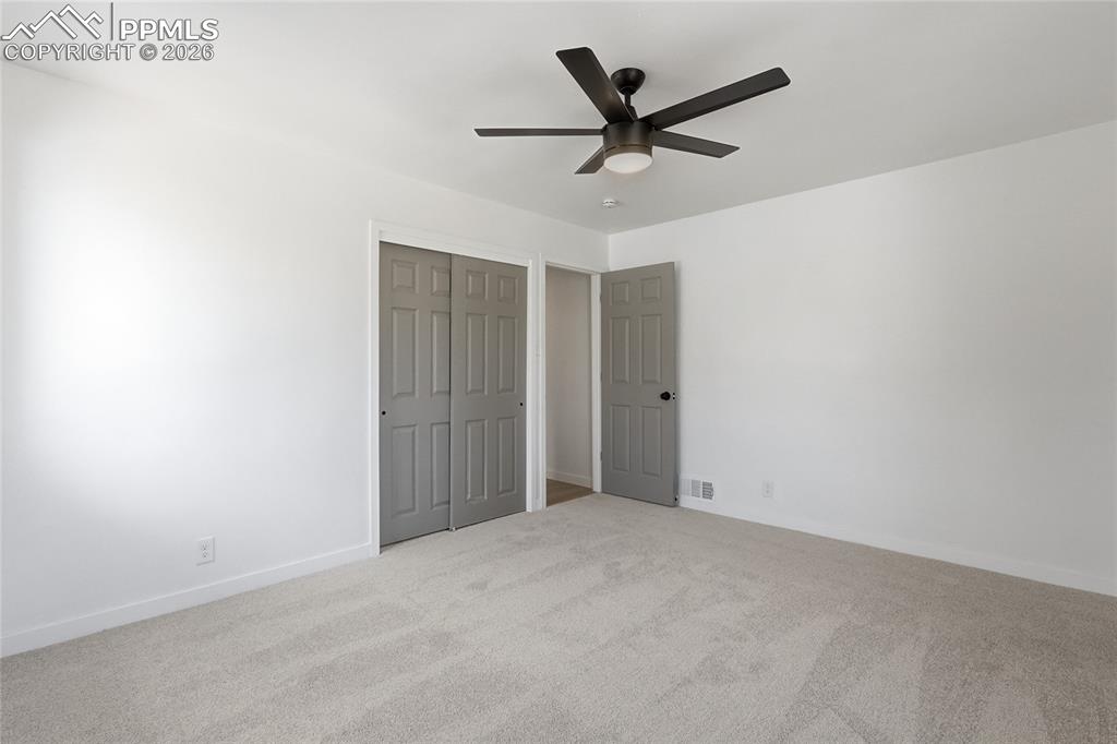 Image 6 of 45: Bedroom