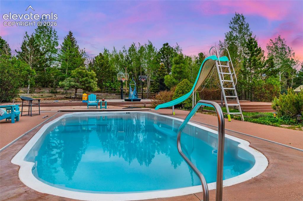 Image 44 of 50: Pool