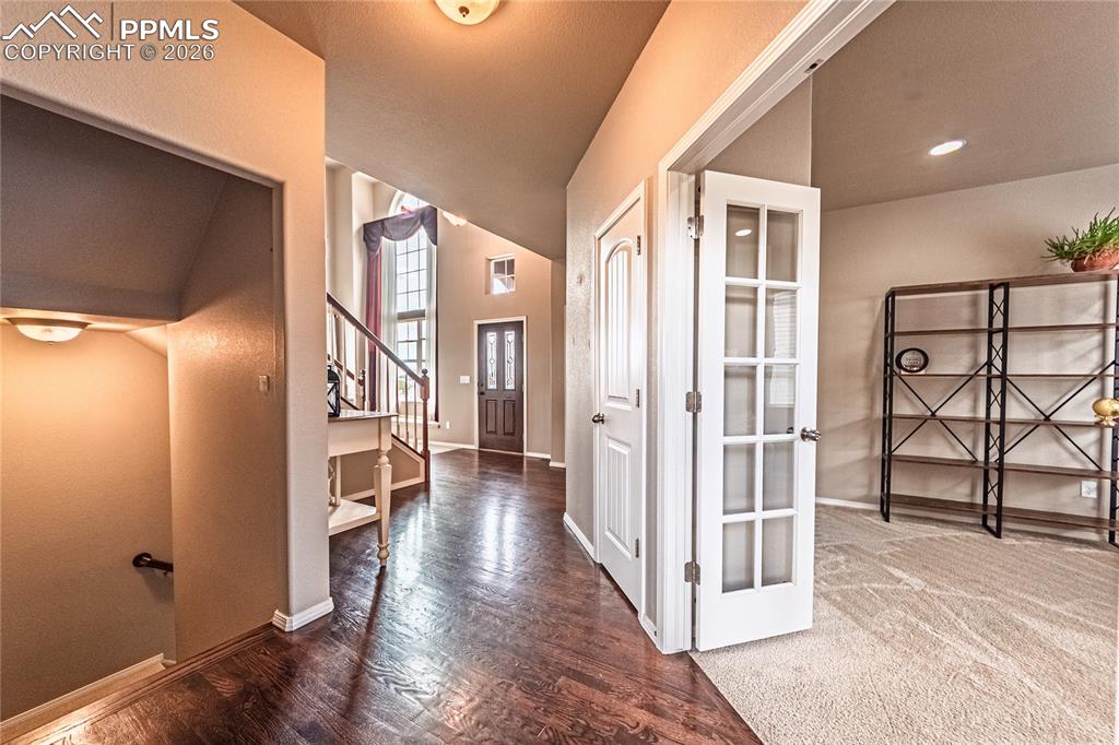 Image 14 of 47: Entry