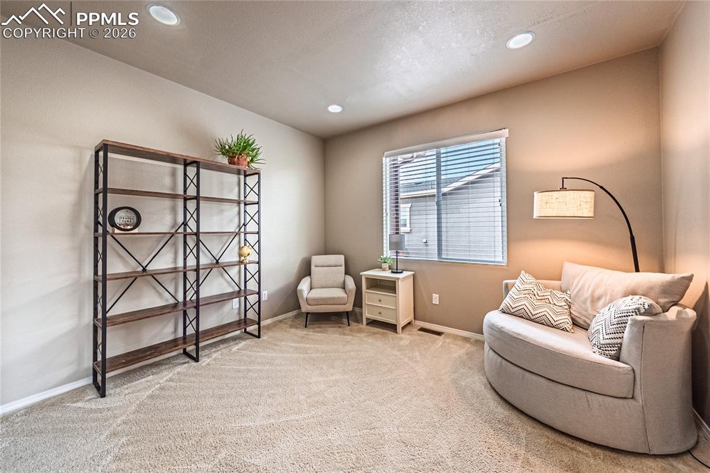 Image 15 of 47: Sitting Room