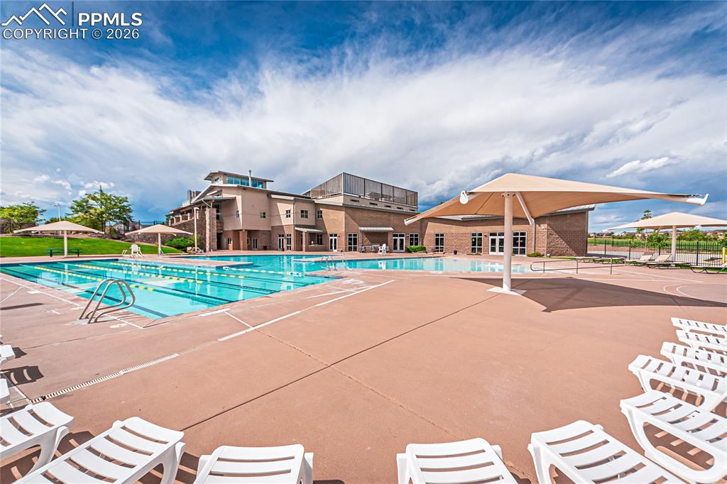 Image 44 of 47: Pool