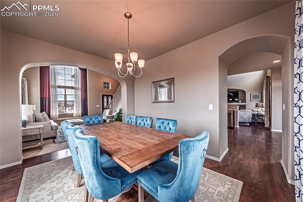 Image 7 of 47: Dining Area