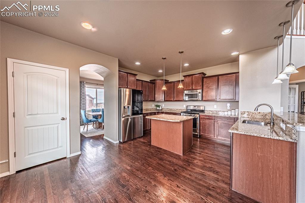 Image 8 of 47: Kitchen