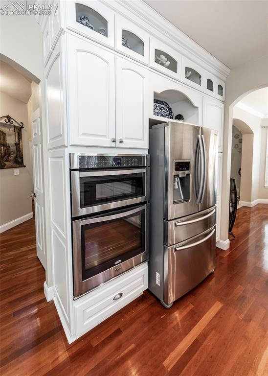 Image 13 of 50: Kitchen