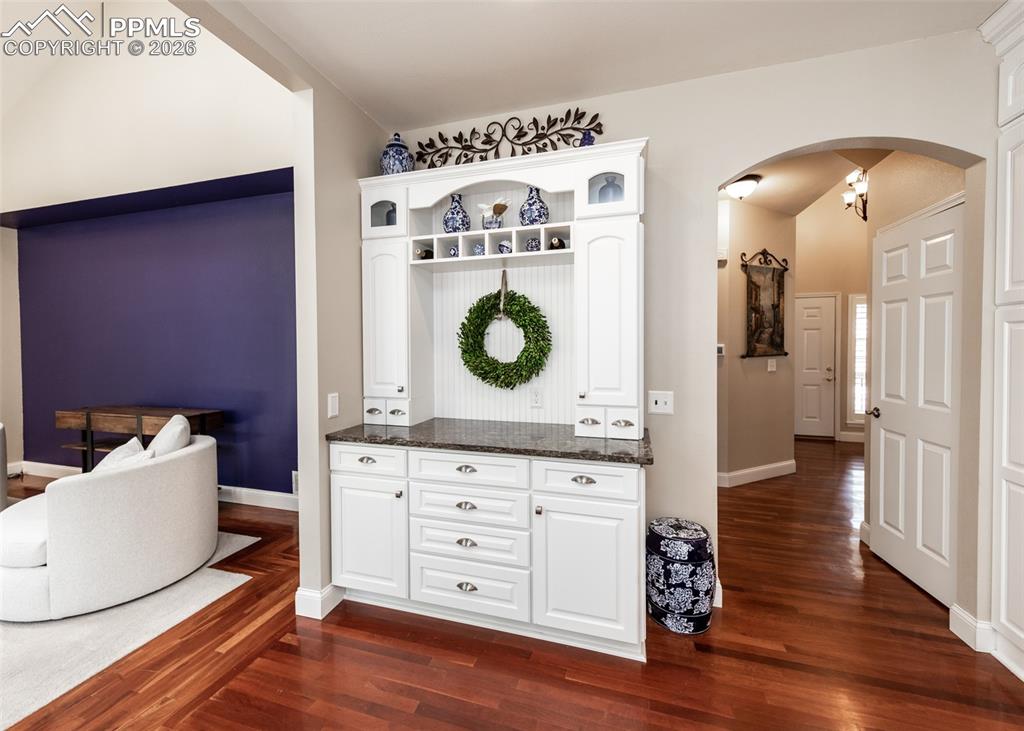 Image 14 of 50: Mud Room