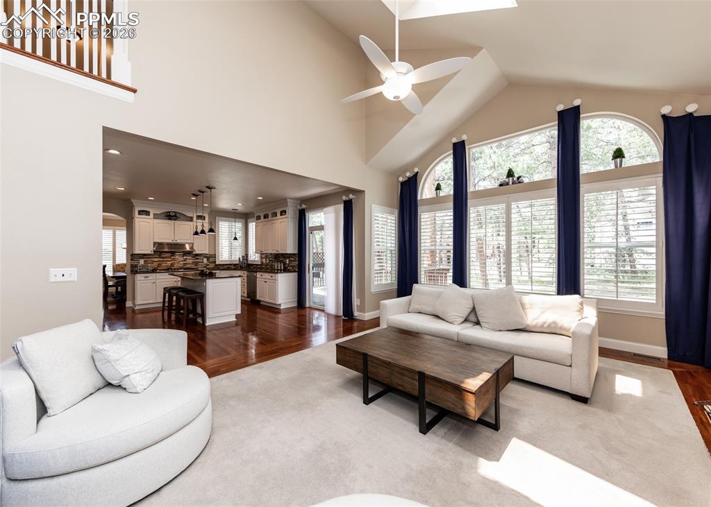 Image 17 of 50: Living Room