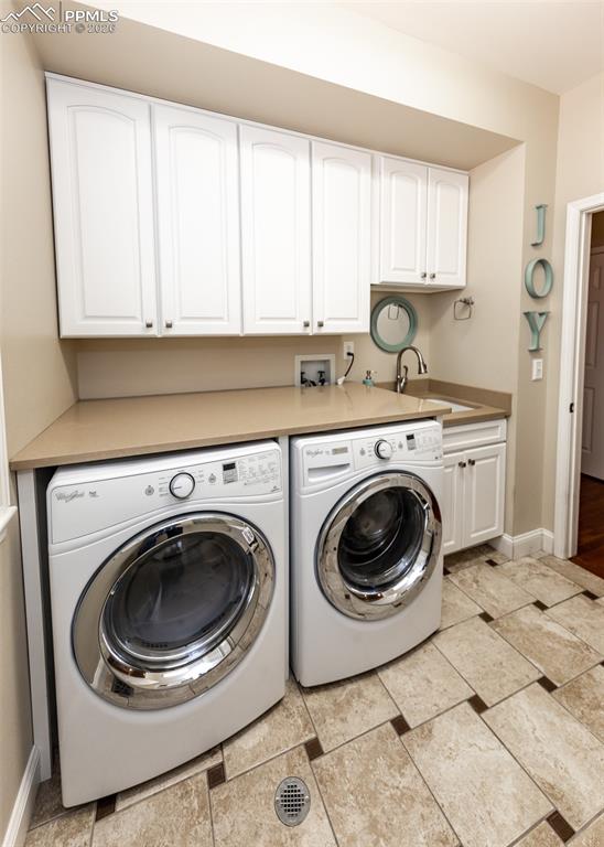 Image 19 of 50: Laundry