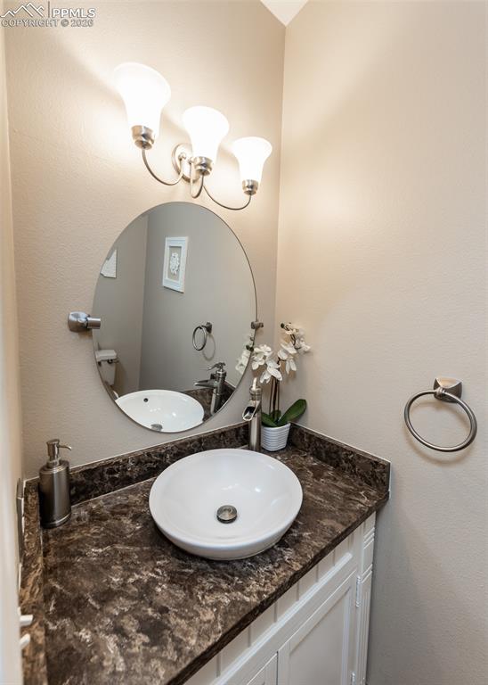 Image 20 of 50: Bathroom