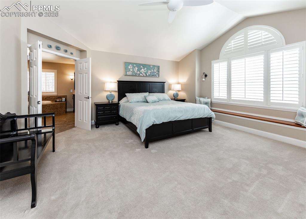 Image 22 of 50: Bedroom