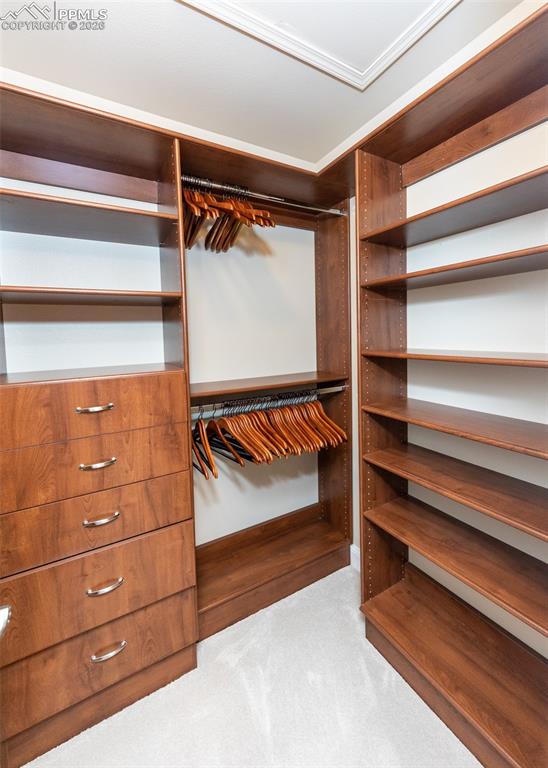 Image 30 of 50: Closet