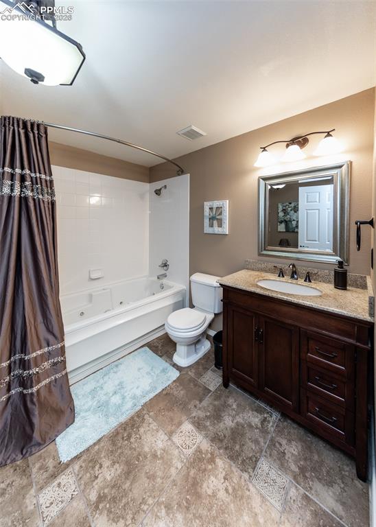 Image 45 of 50: Bathroom