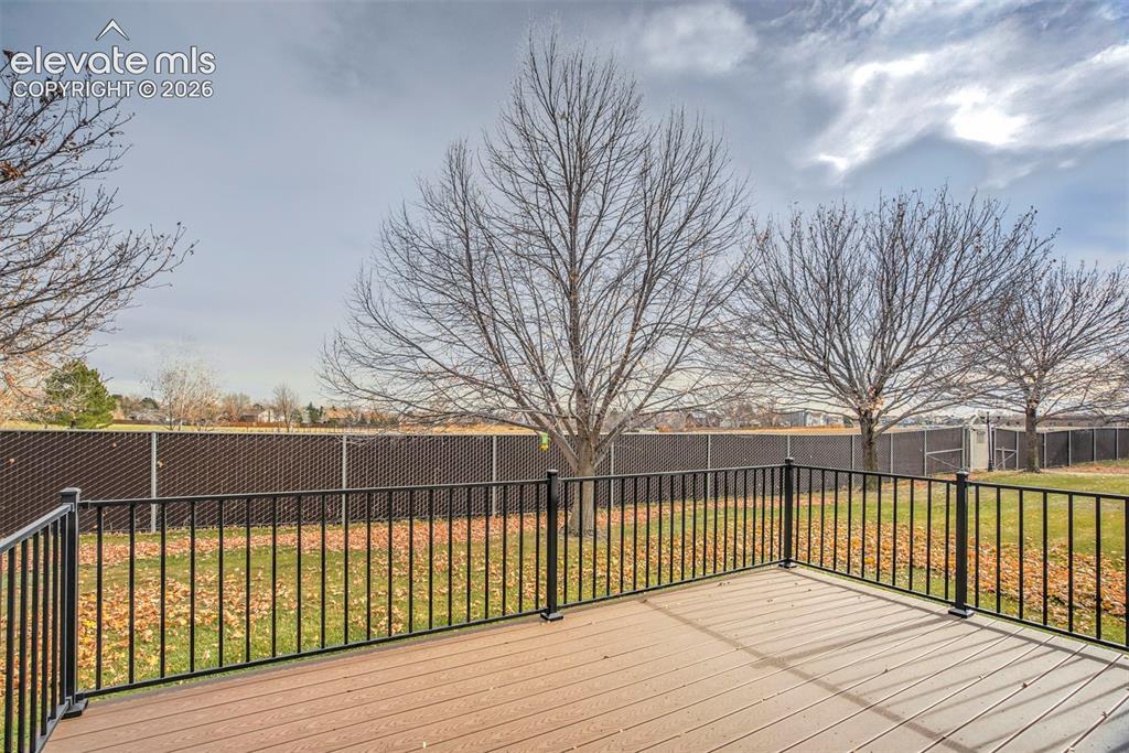 Image 13 of 25: Deck
