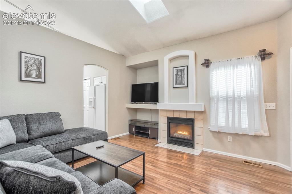 Image 5 of 25: Living Room