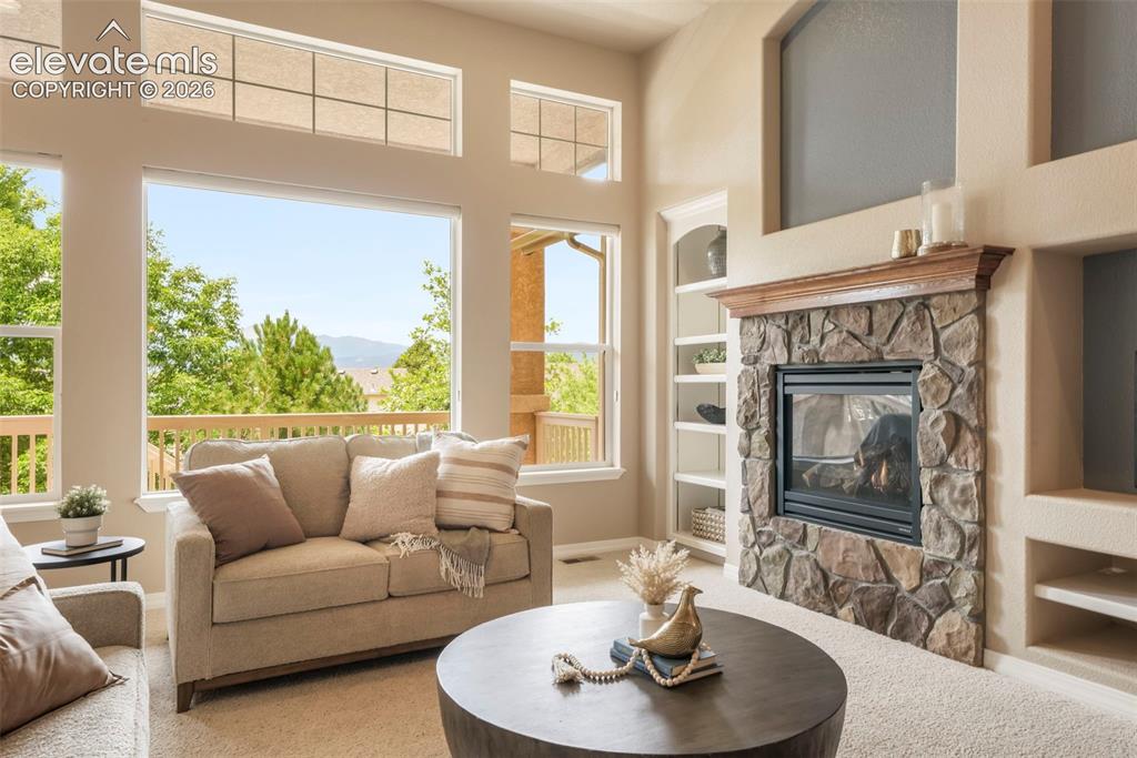 Image 9 of 50: Living Room
