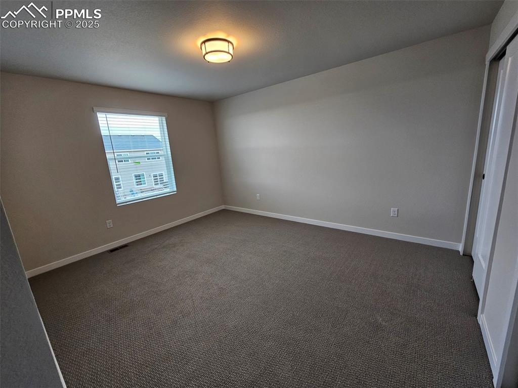 Image 20 of 24: Bedroom