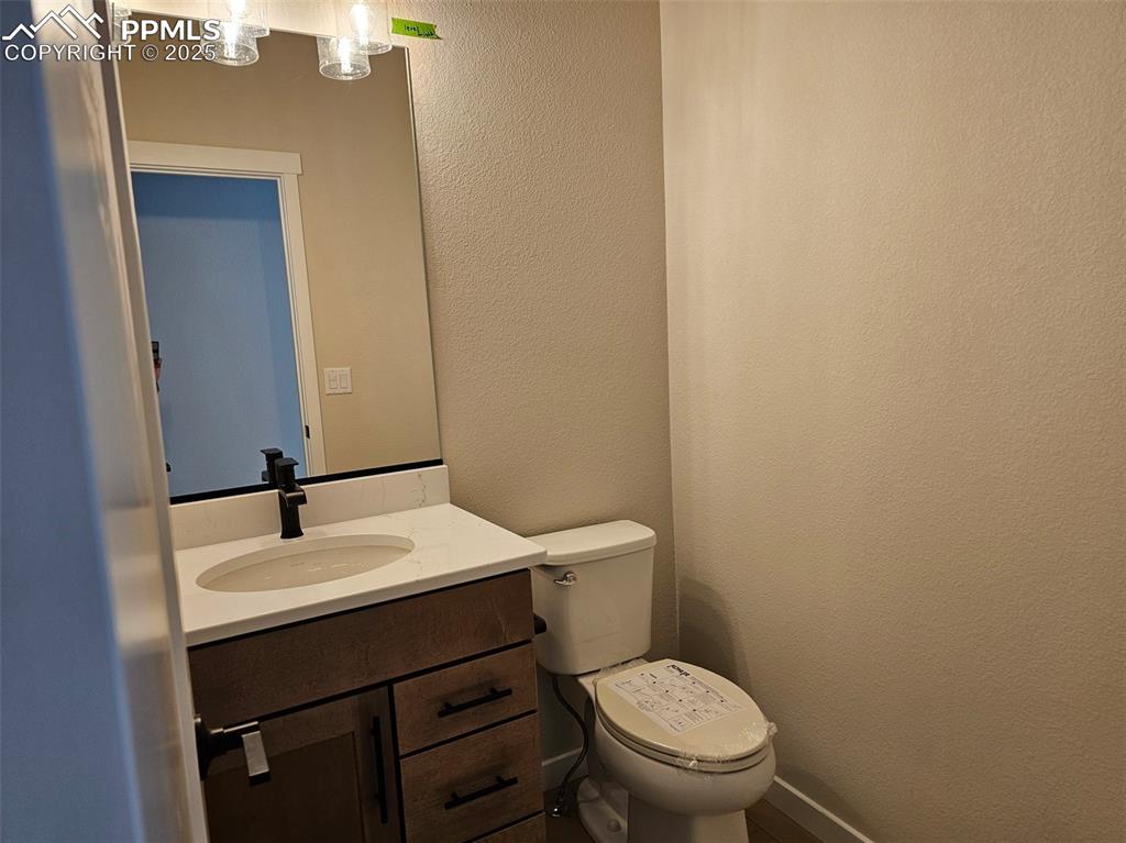 Image 22 of 24: Bathroom