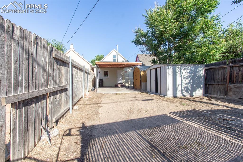 Image 20 of 20: Yard