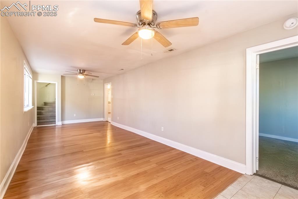 Image 3 of 20: Living Room