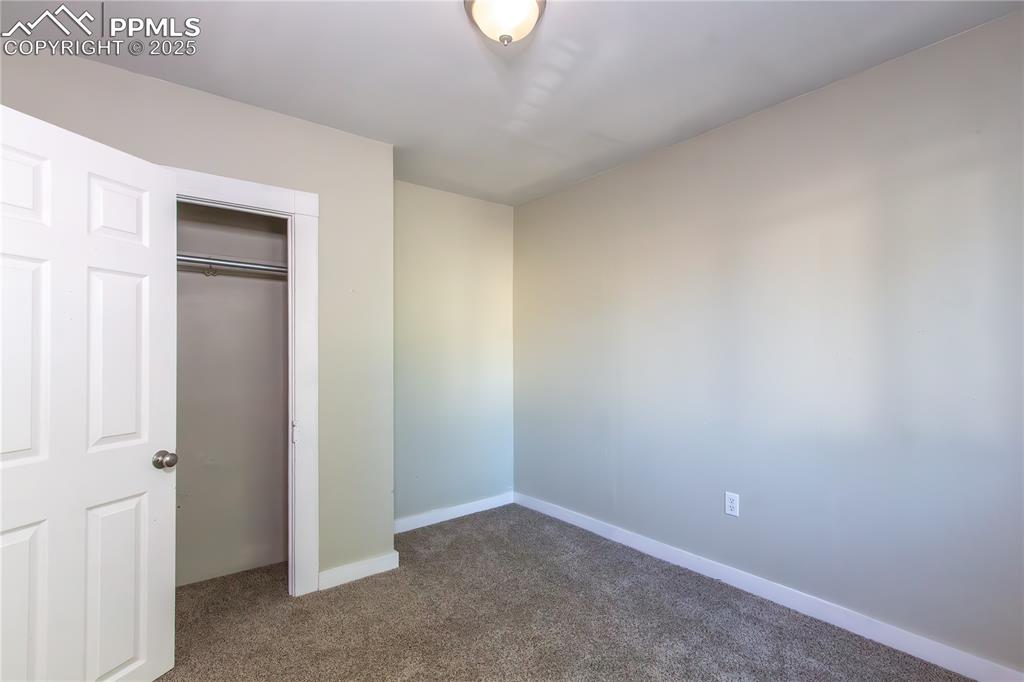 Image 7 of 20: Bedroom