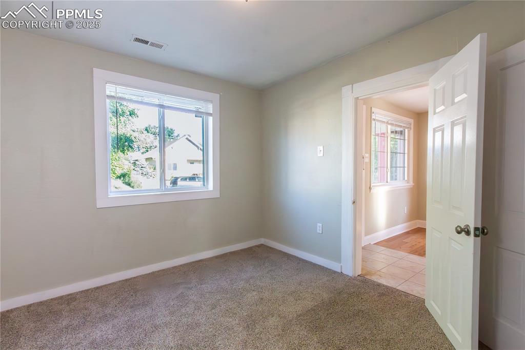 Image 8 of 20: Bedroom