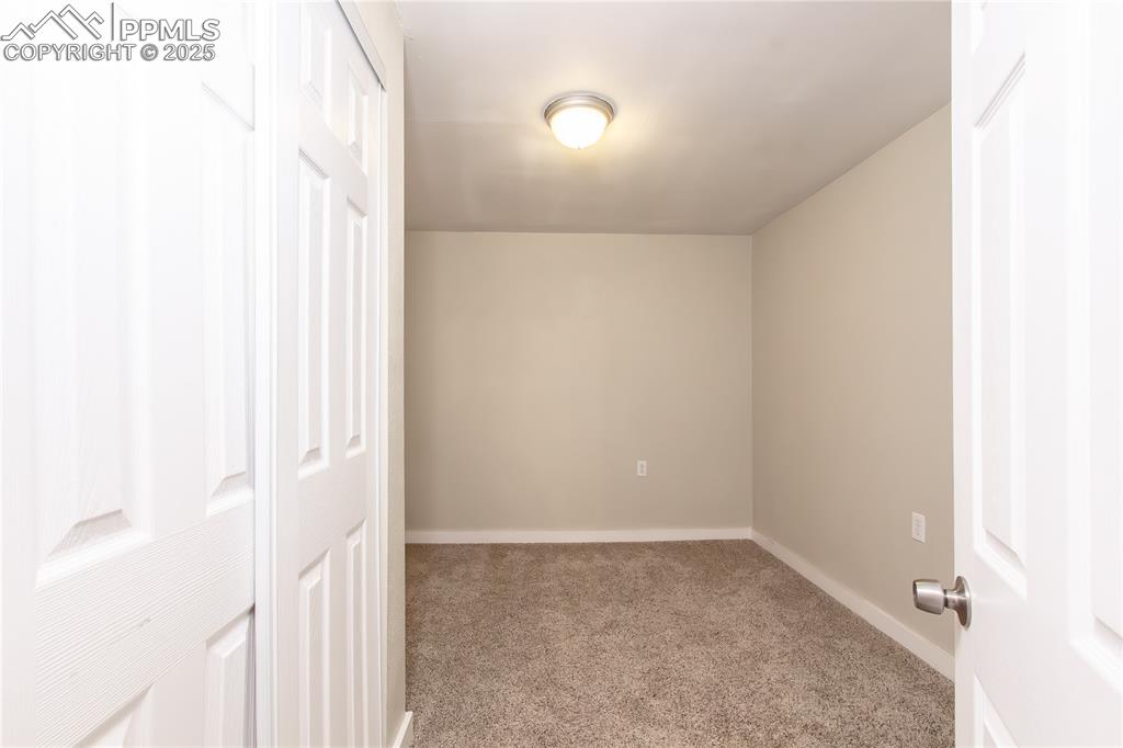 Image 9 of 20: Bedroom