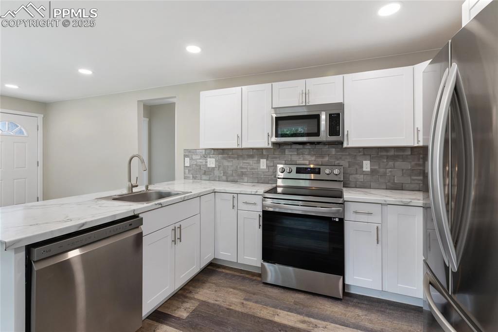 Image 11 of 37: Kitchen