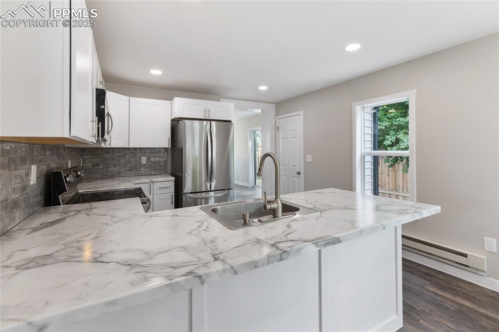 Image 8 of 37: Kitchen