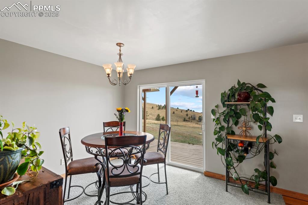 Image 8 of 25: Dining Area