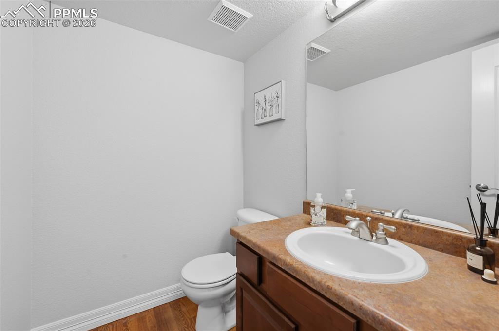 Image 20 of 49: Bathroom