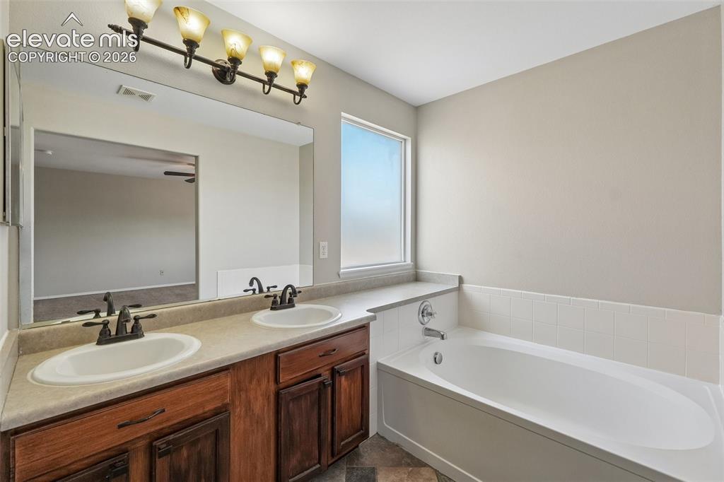 Image 12 of 29: Bathroom