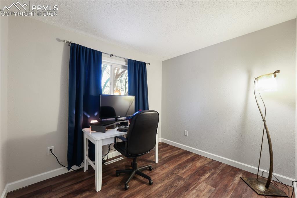 Image 11 of 26: Office