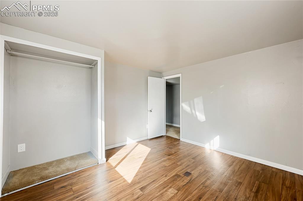 Image 20 of 26: Bedroom