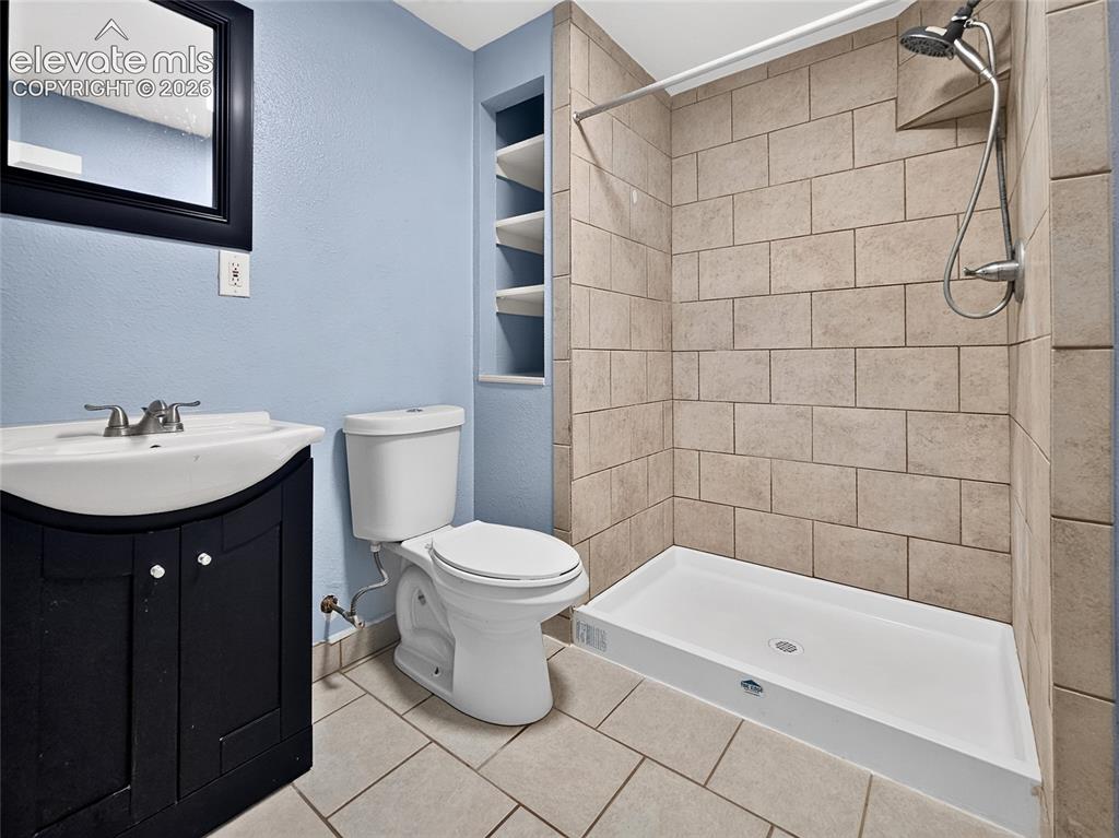 Image 23 of 27: Basement bathroom