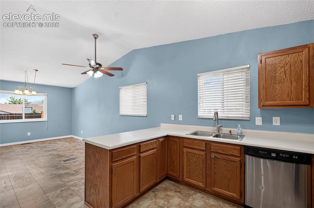 Image 6 of 27: Kitchen