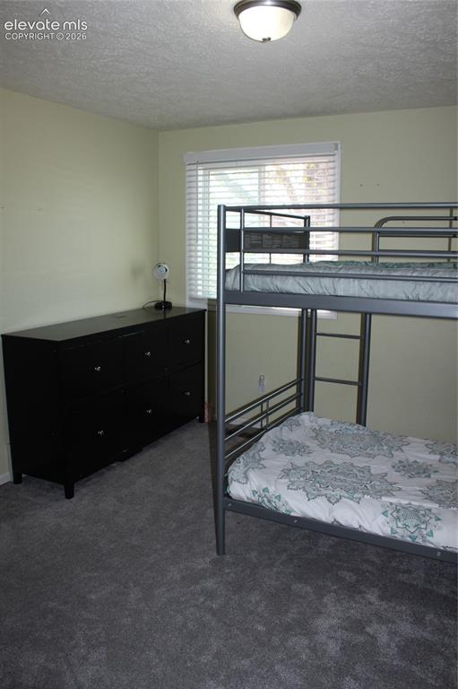 Image 16 of 25: Bedroom