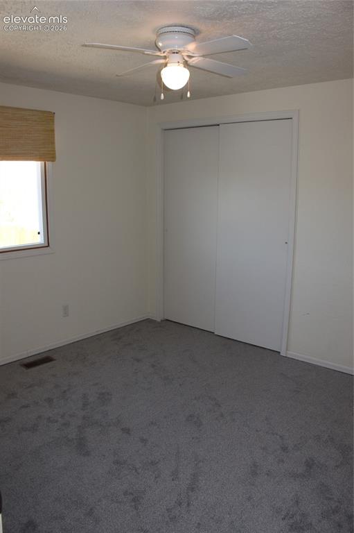 Image 18 of 25: Bedroom