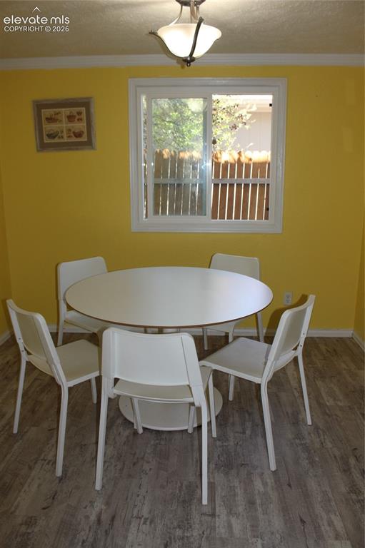 Image 9 of 25: Dining Area