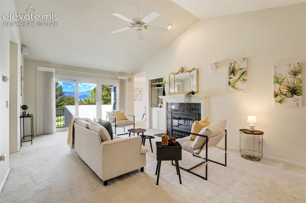 Image 8 of 50: Living Room