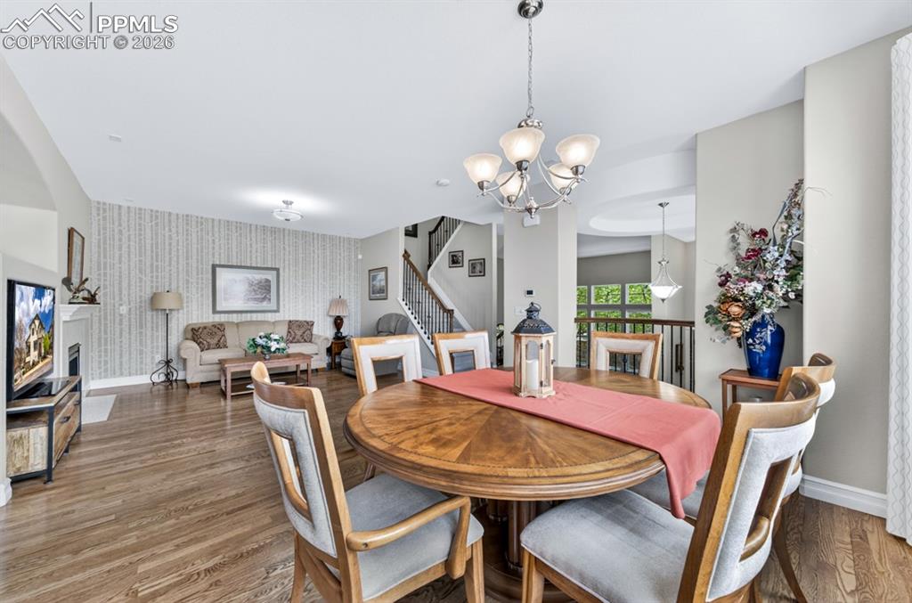 Image 17 of 50: Dining Area