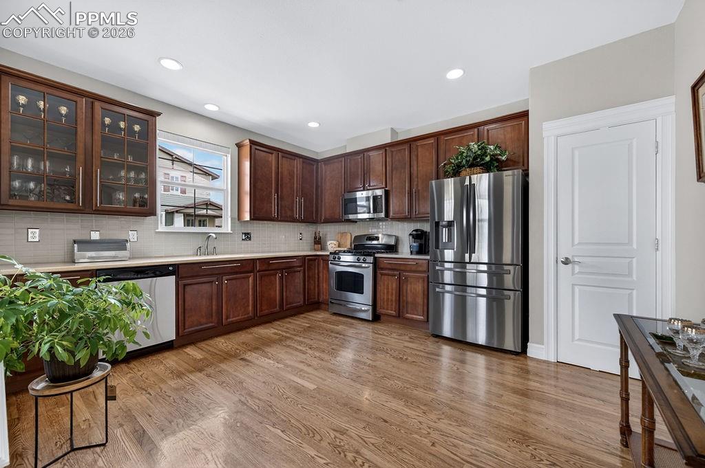 Image 19 of 50: Kitchen